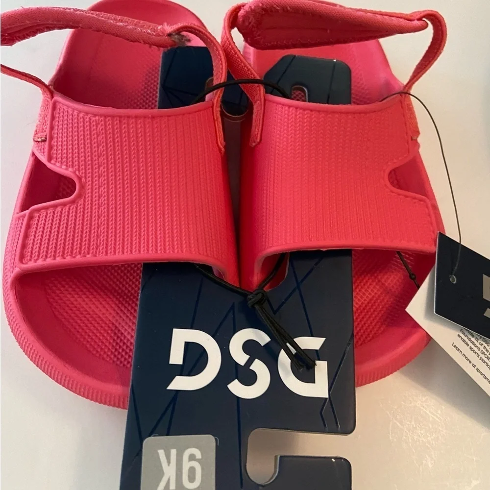 DSG Pink Slide Sandals Water Shoes Size 9K New